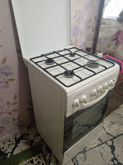 Продается газовая плита "GEFEST" в отличном  состоянии.