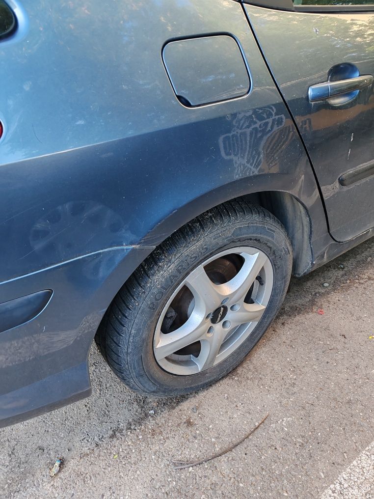 Peugeot 407 1.6 hdi pantru dezmembrari sau reparatie.