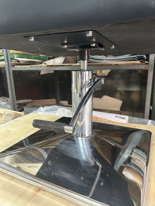 Фризьорски стол БЕЗ ЗАБЕЛЕЖКИ