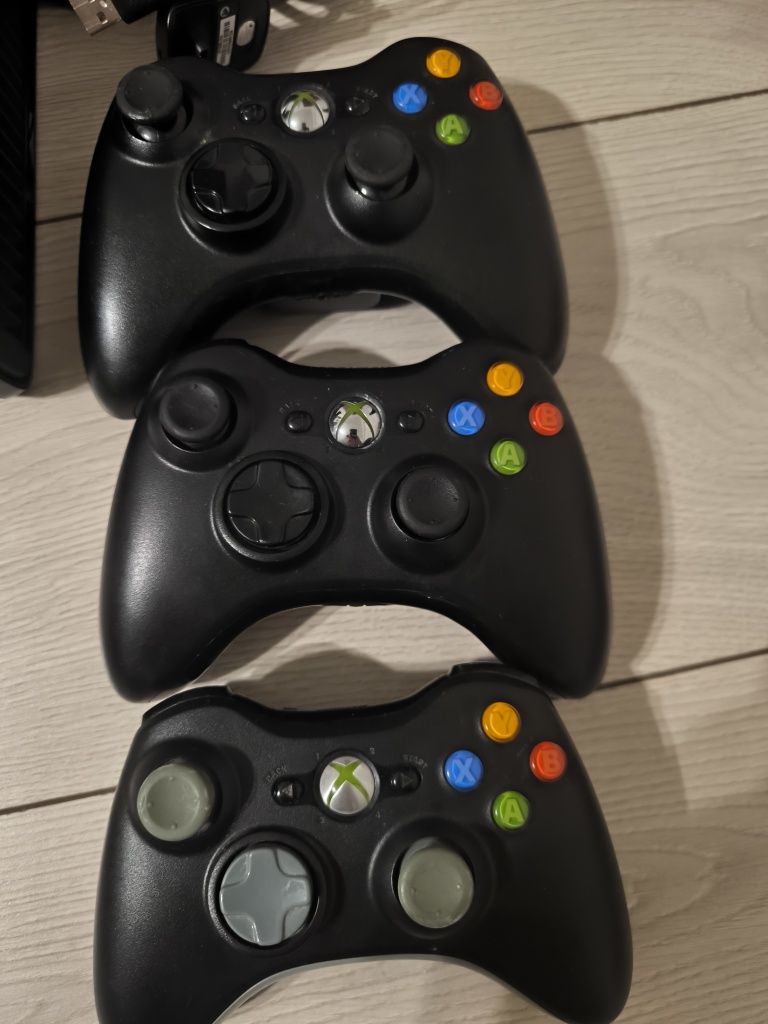 Xbox 360 + controllere
