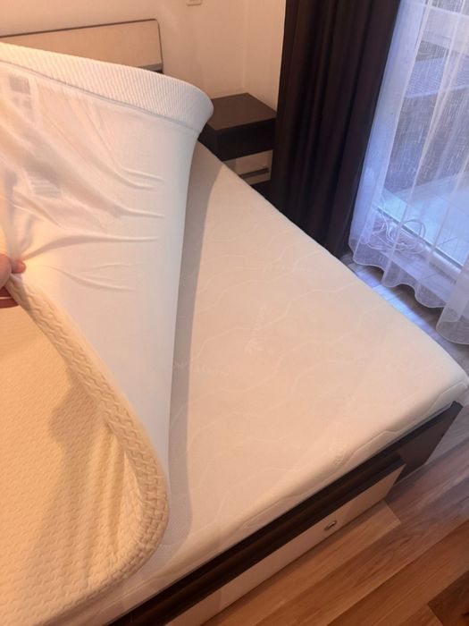 Dormitor Complet (pat, saltea & topper, noptiere, comoda si sifonier)