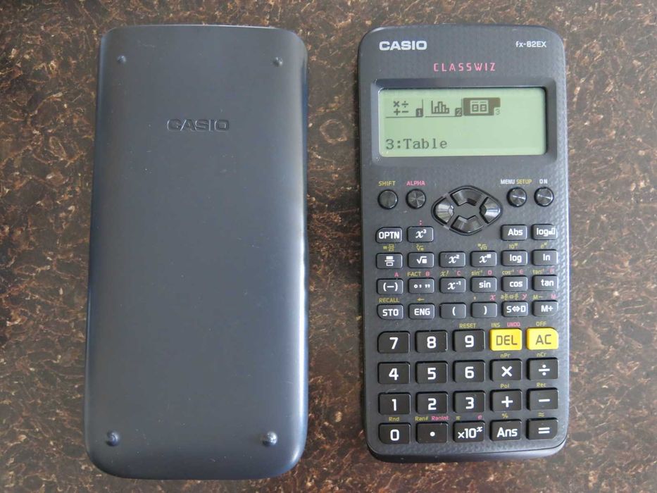 Научен калкулатор Casio fx-82EX Classwiz