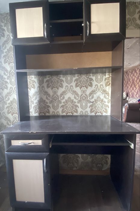 Продам писменый стол