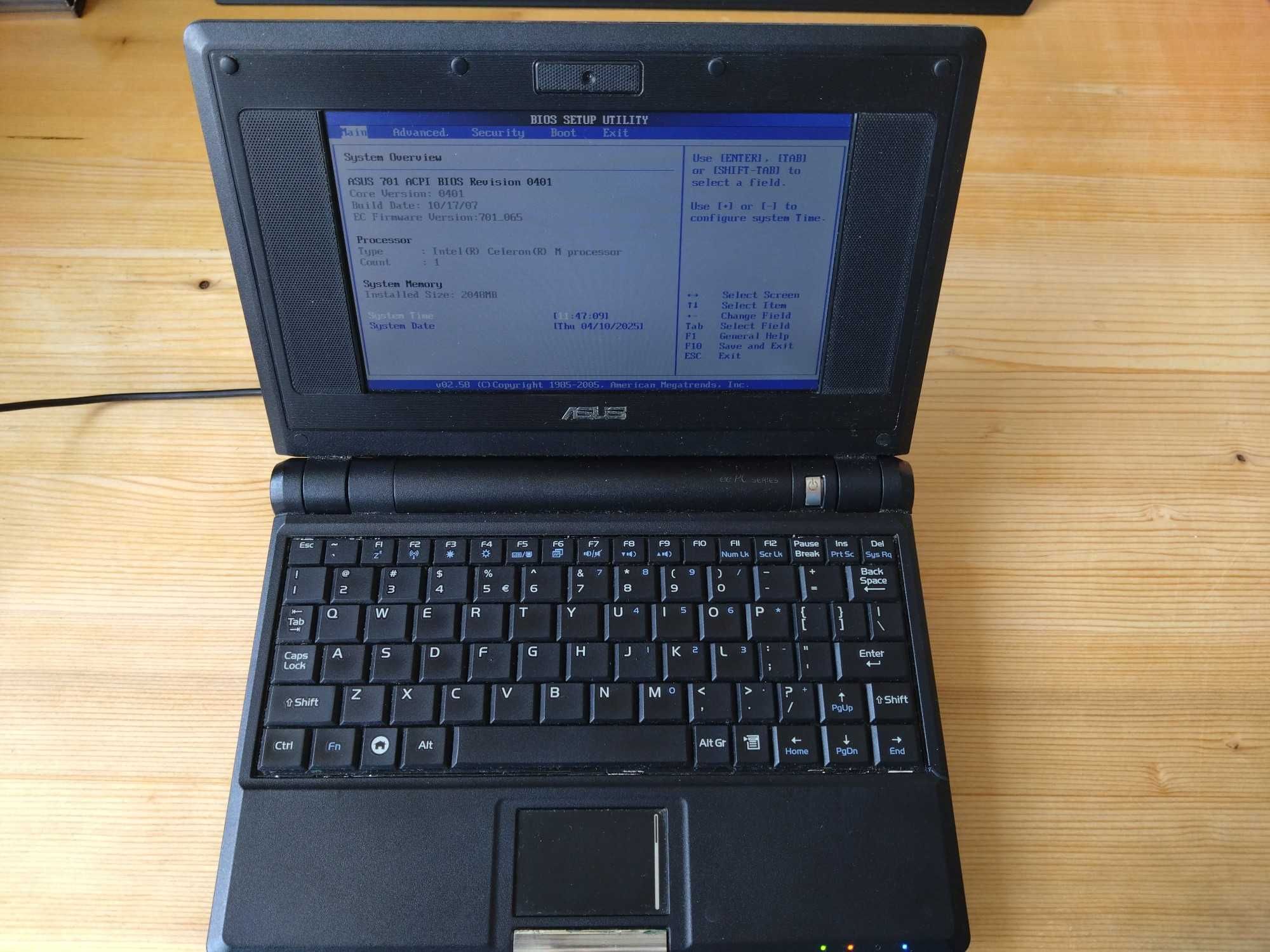 лаптоп/нетбук Asus eeePC 701 /4gb , 2gb ram