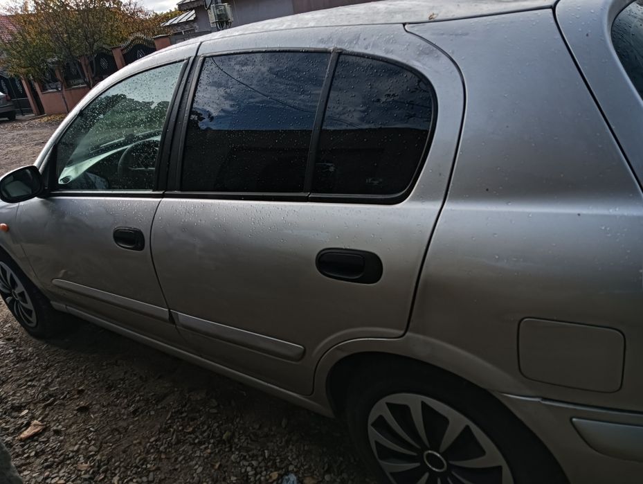 Nissan almera n16 hashback