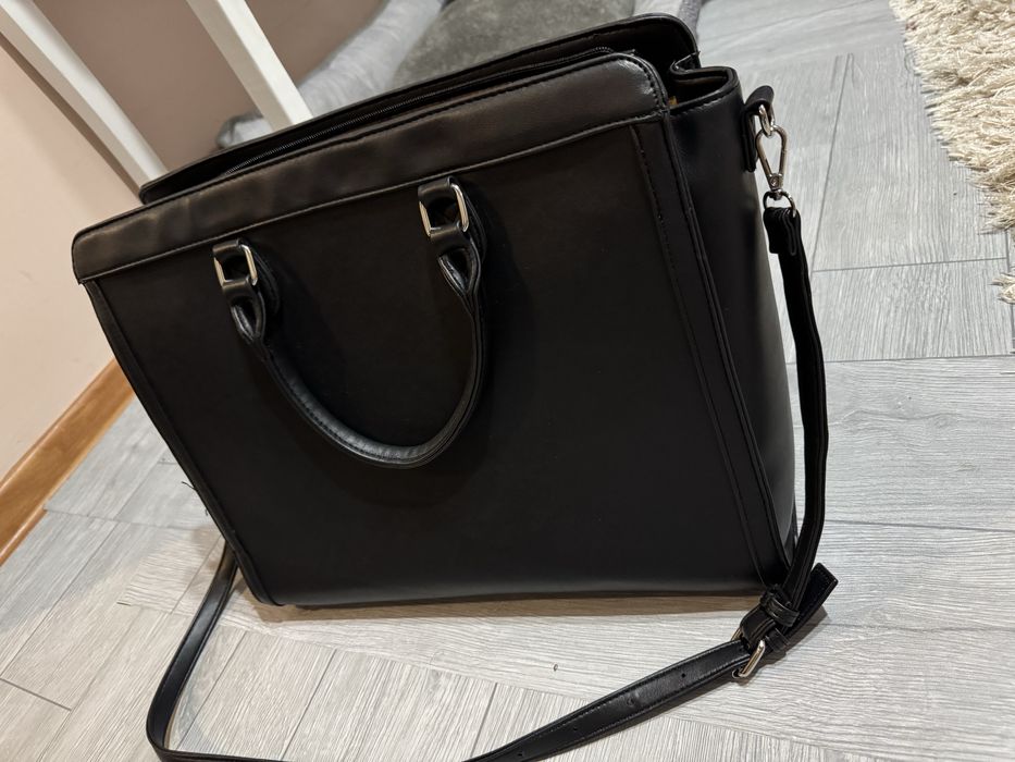 Geantă noua brandul Wittchen (prețul original 635 de lei)