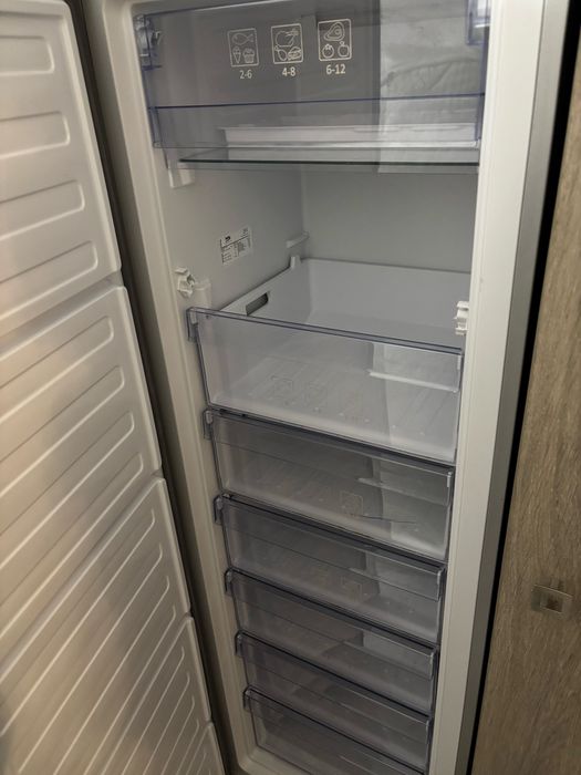 Congelator BEKO,intretinut foarte bine.Urgent