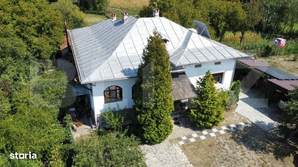 Casa de vacanta 215 mp si 4000 mp teren, zona Lelesti