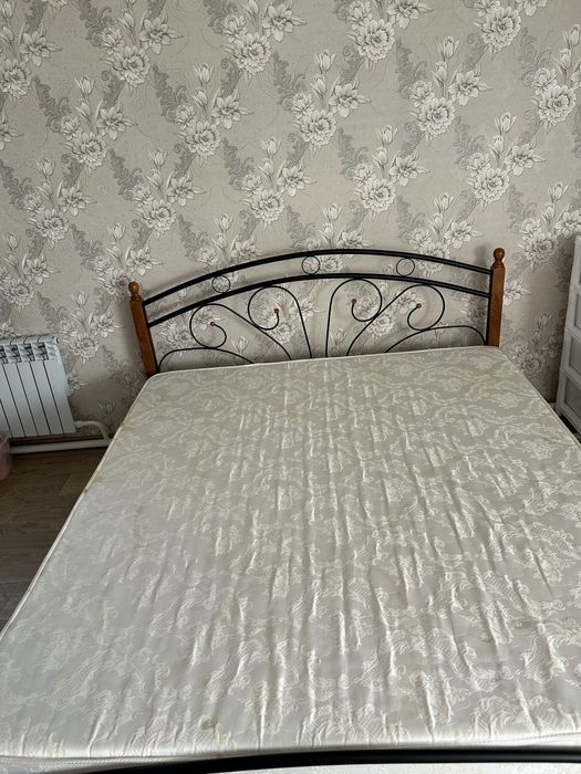 Продам большую двух спальную кровать 2на 2,5