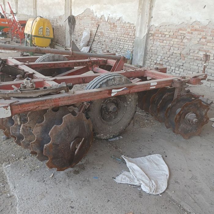 Yer tekislaydigan uskuna