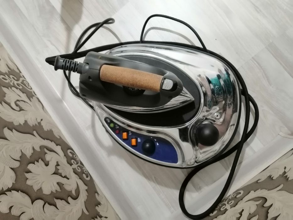 Продам утюг рабочий, в хорошим состоянии б/у.