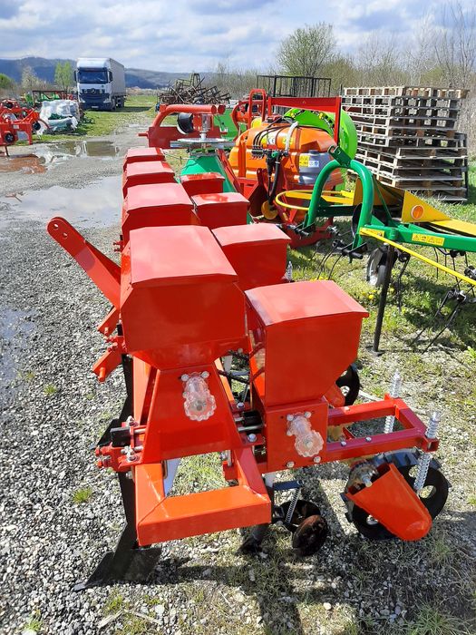 Masina de pus porumb cu azot