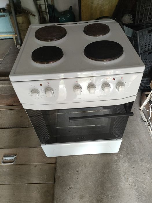 Продам электрическую плиту б/у