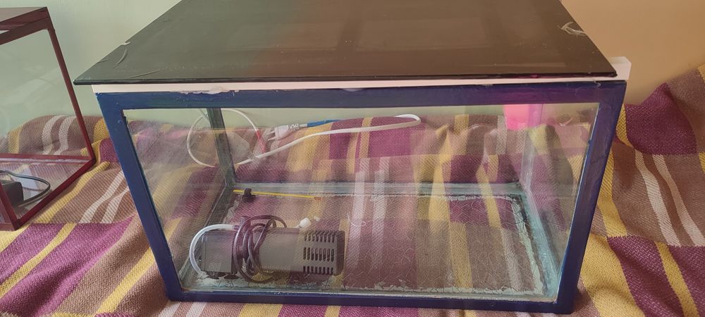 Аквариум (37 л.)  с фильтром, грунтом.