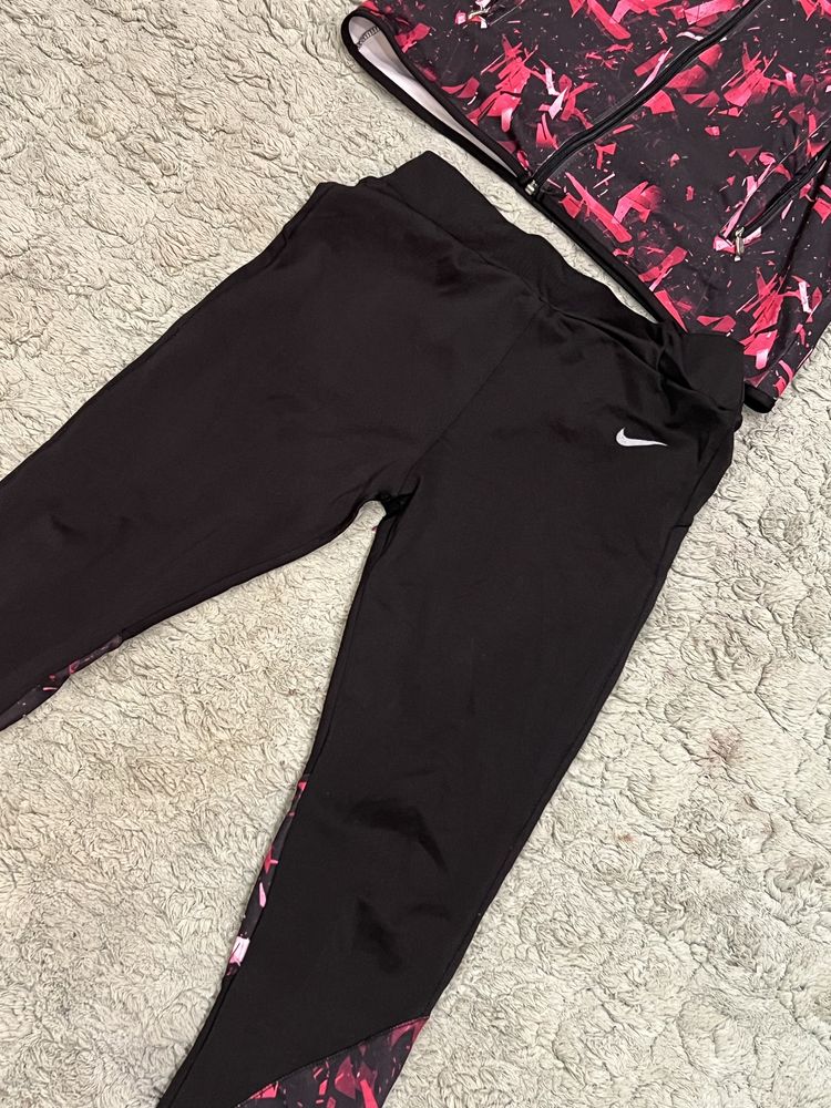 Продавам дрехи NIKE