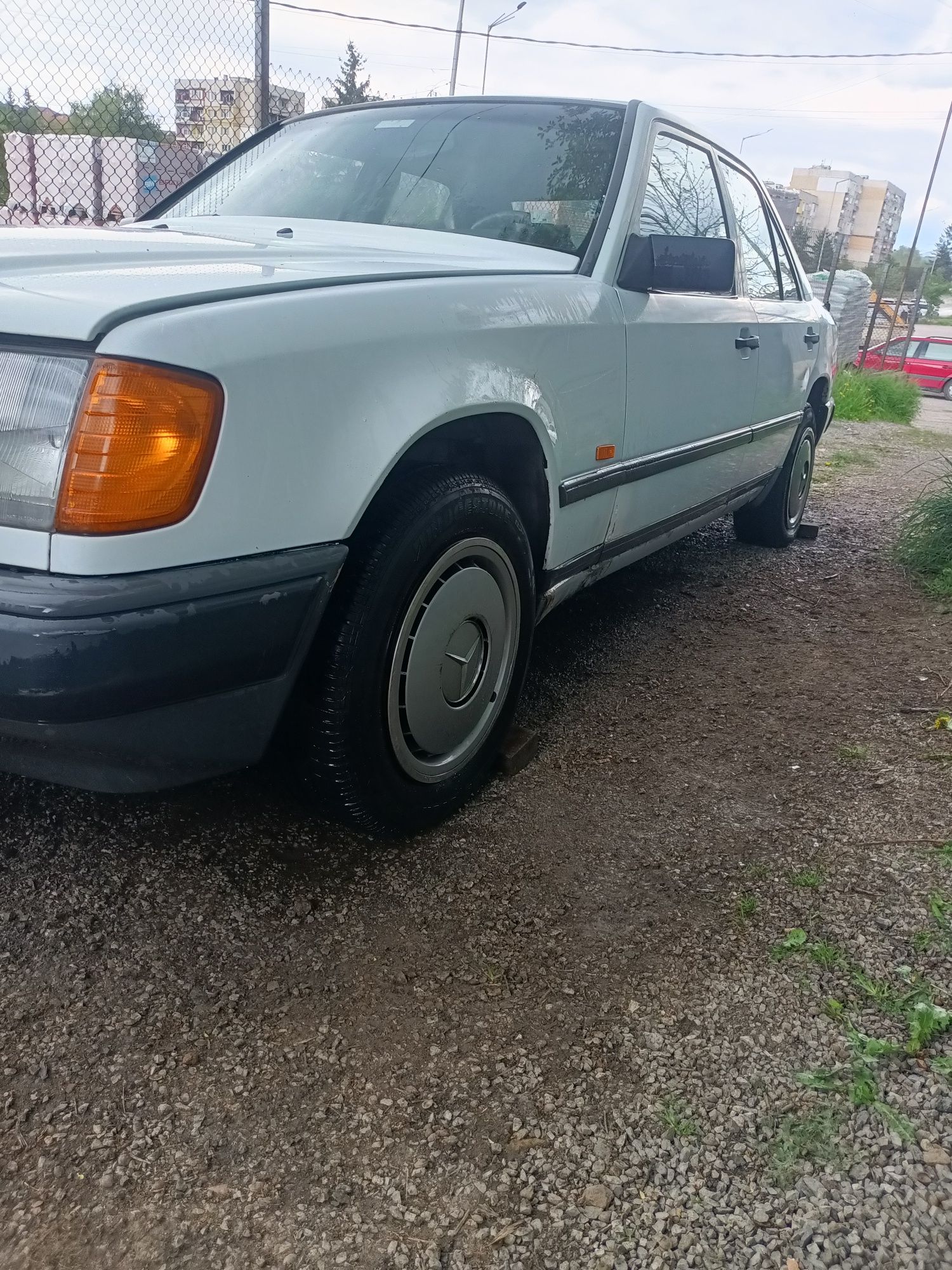 На части Мерцедес 124 2.5 D