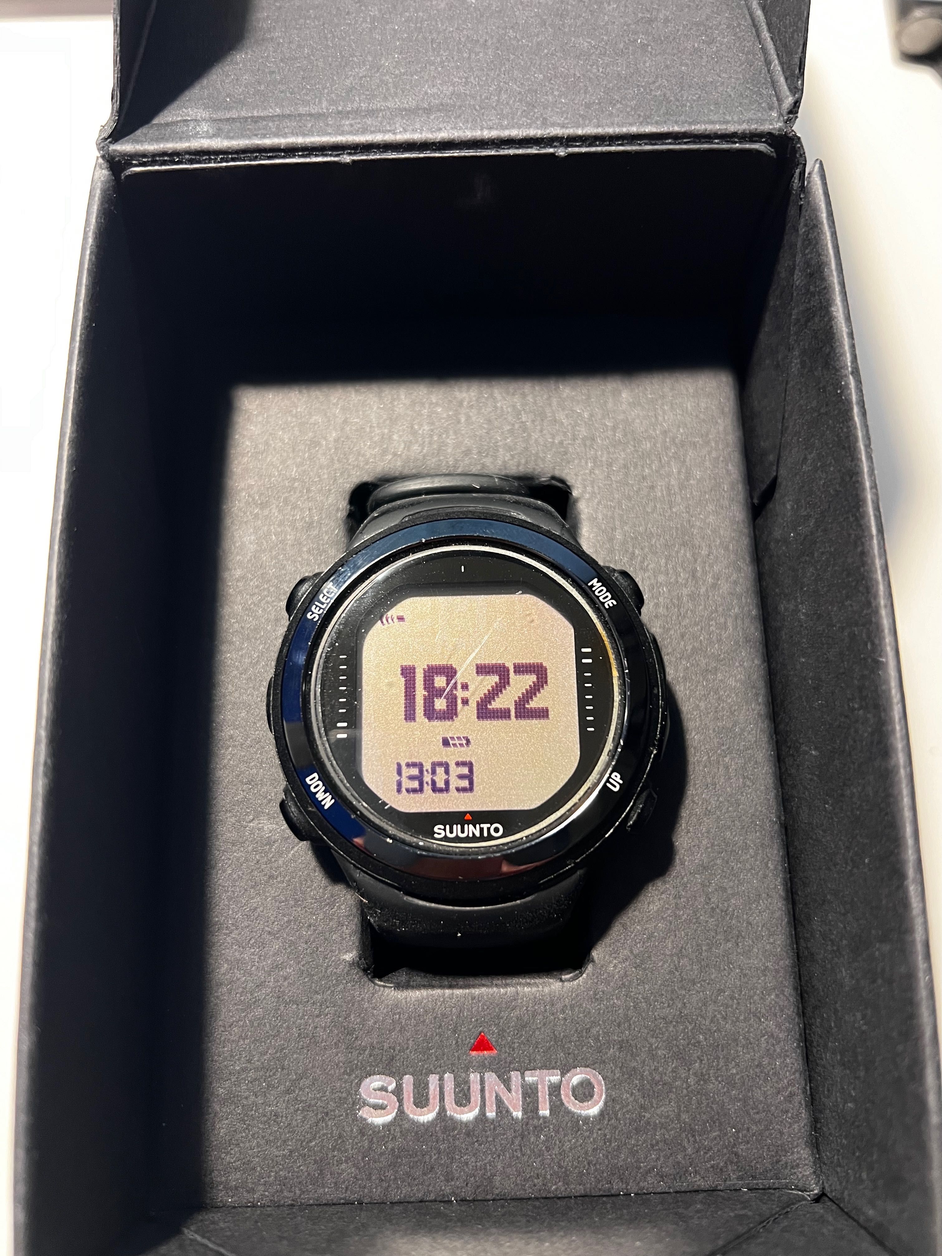 Дайвинг компютър Suunto D4i на около 14 часа