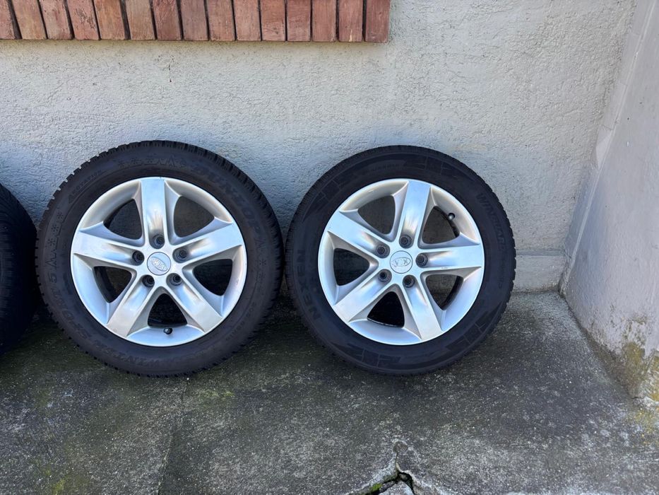 Jante Originale Kia R16 5x114,3 .Anvelope DUNLOP  Iarnă 205:55 R 16