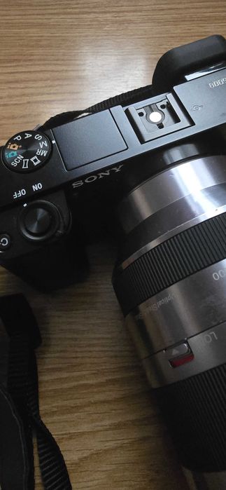 Sony alpha 6000 + Sony 18-200 + Sony чанта + 3 батерии/Sony alpha 6600