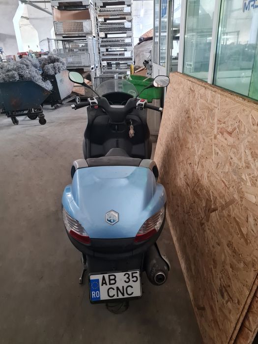 Scuter piaggio Mp3 125cmc Se poate conduce cu B