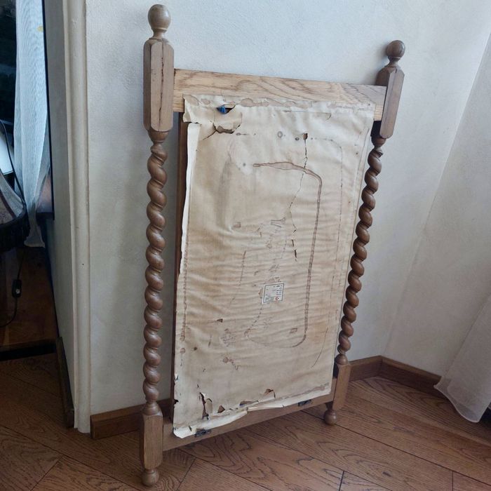 Огледало с дървена рамка (струговано дърво)