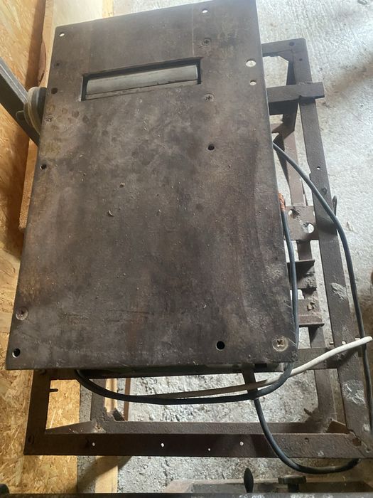 Masina de rindeluit cu masa