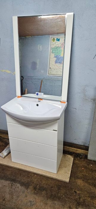 Продам  , раковина, шкаф, зеркало