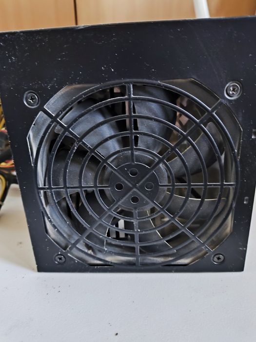 Продам БЛОК питания для компьютера 700 Вт