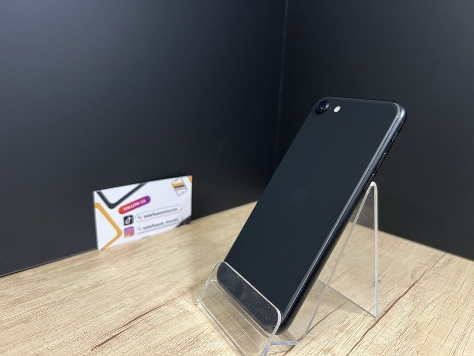 iPhone SE(2020) 128Gb Black Second-Hand Bun 3 ani garanție, Telefoane