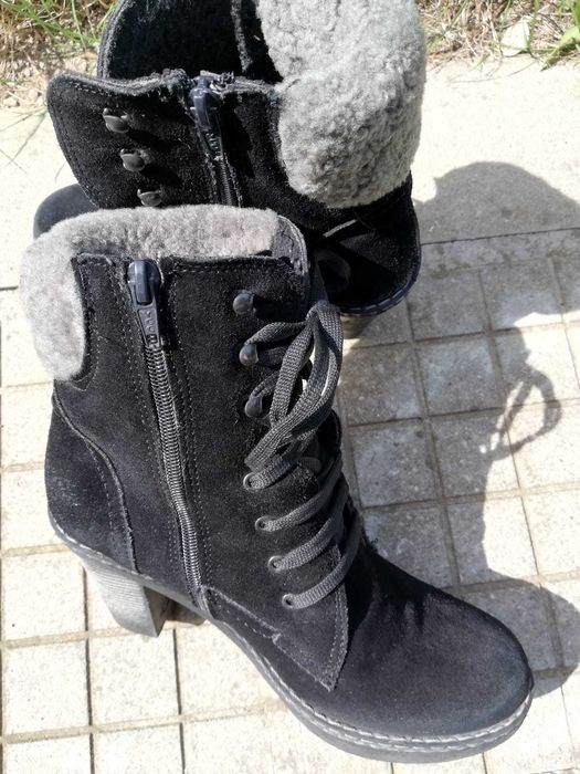 Продавам топли дамски боти