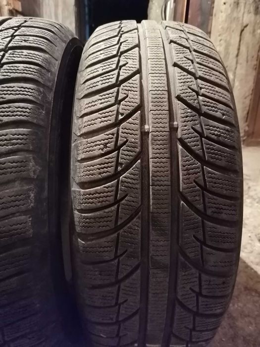 Продавам 2 броя зимни гуми 195.65.15 на 1 сезон дот 2019 Toyo