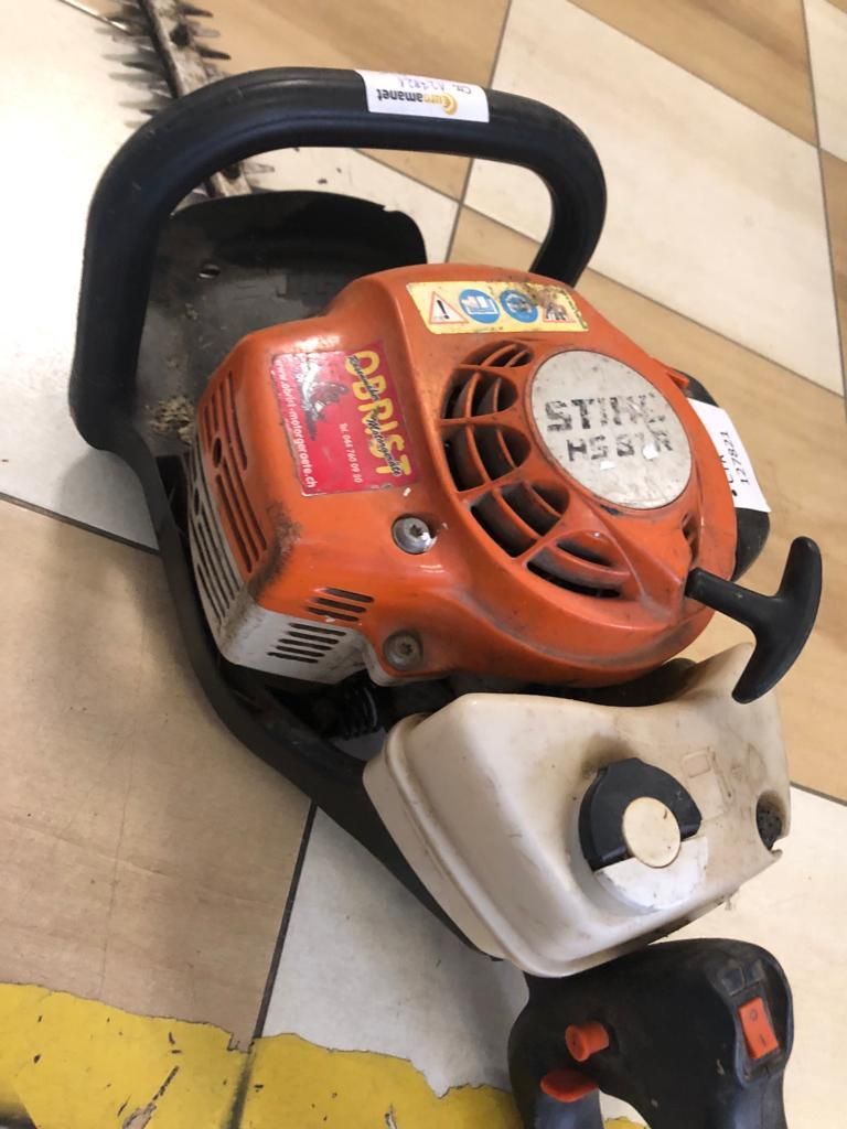 Masina de tuns gard viu  STIHL HS 81R -A-