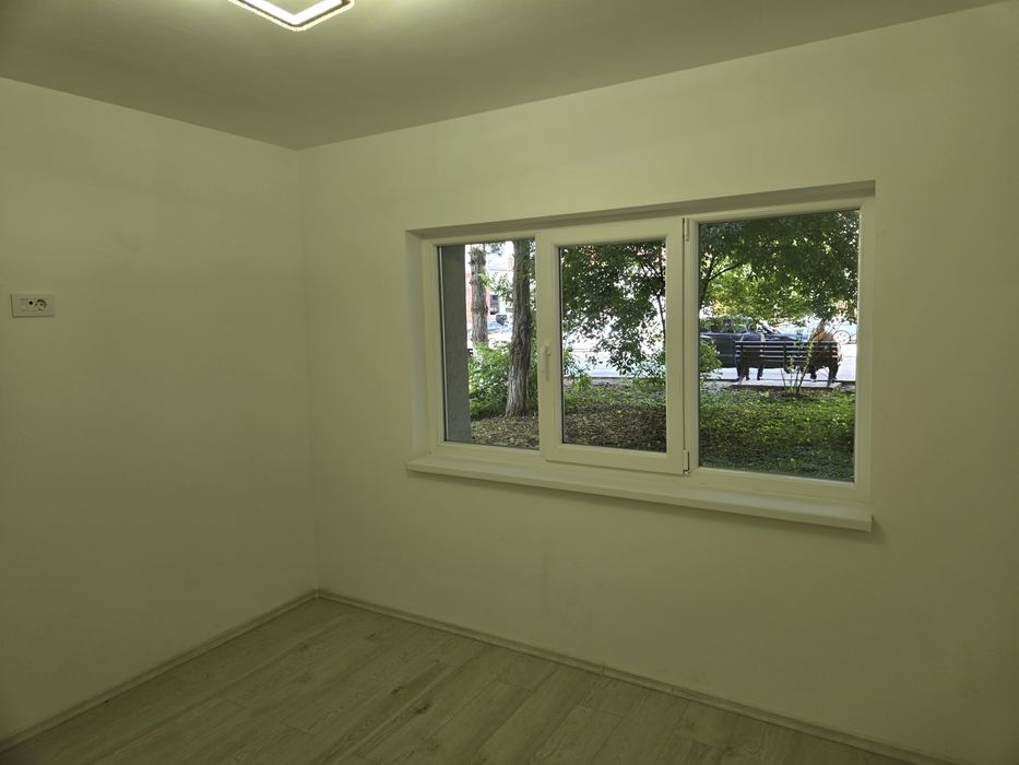 Inchiriez apartament nemobilat