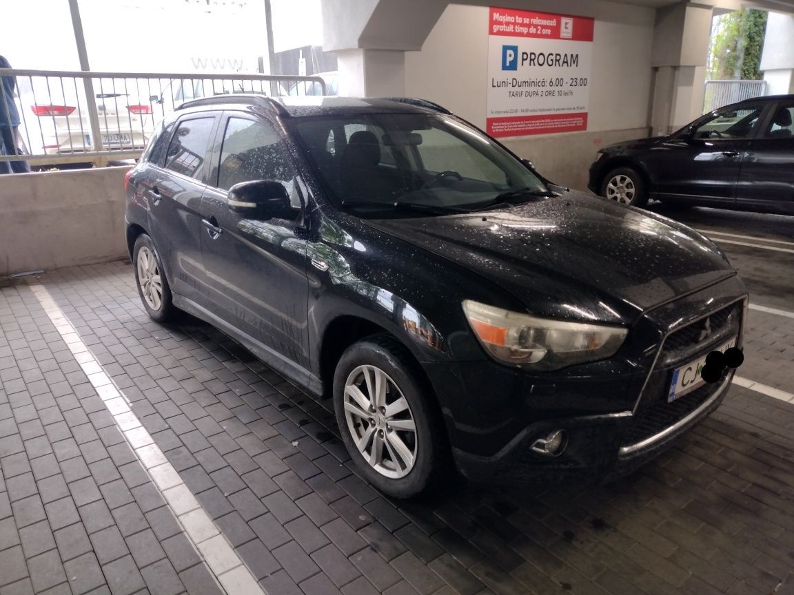 Vând urgent Mitsubishi asx 4x4