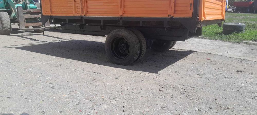 Remorca basculabila  pentru tractor