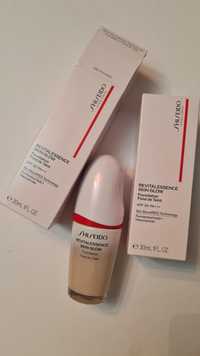 Fond de ten Shiseido Revitalessence Skin Glow Foundation Porcelaine