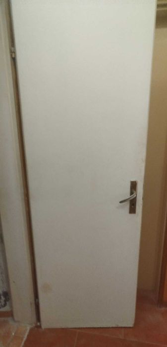 ПРОДАВАМ фазерна врата