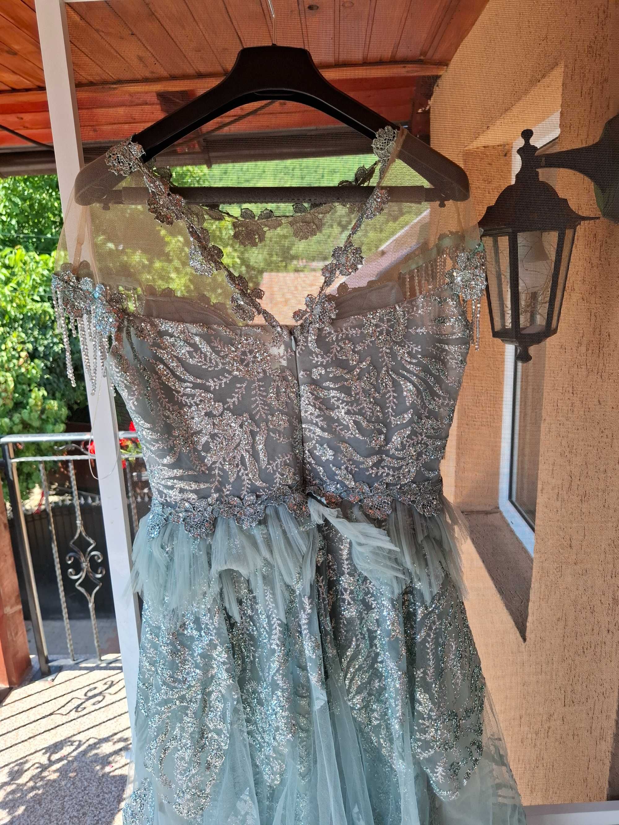 Rochie eleganta cu trena