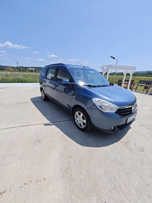 Dacia lodgy albastra