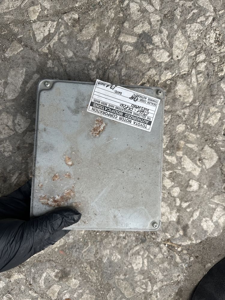 Компютър за TOYOTA AVENSIS 2.0d 126кс ECU 89661