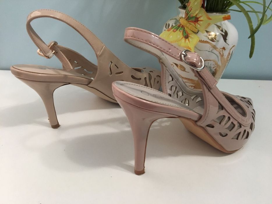 Лот елегантни сандали - пепел от  рози