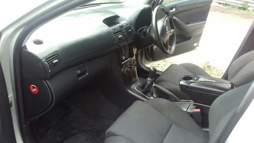 Toyota Avensis 2.0d4d 116к.с на части