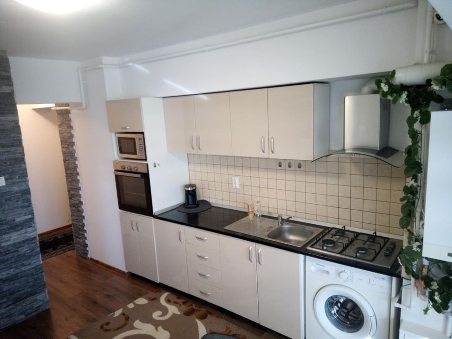 Închiriez garsonieră zona autogară