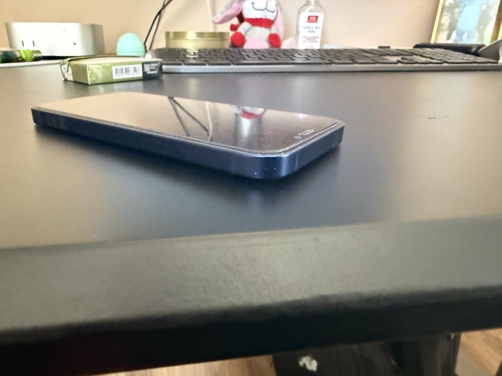 iPhone 12 mini 128GB Blue – работещ, със следи от употреба