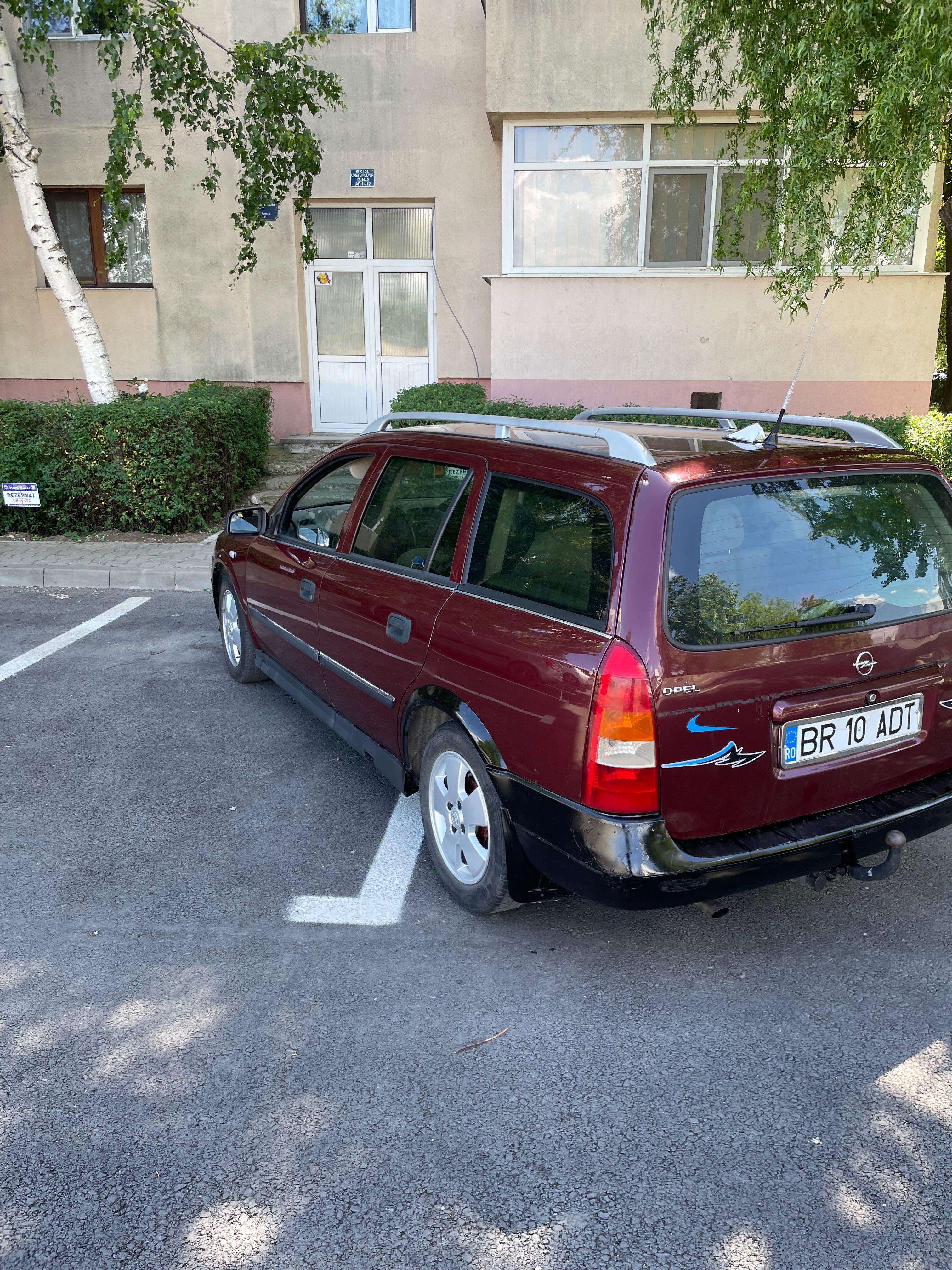 Vând Opel Astra G Caravan an 2002 motor 16 benzină (Nu ofer Fiscal)