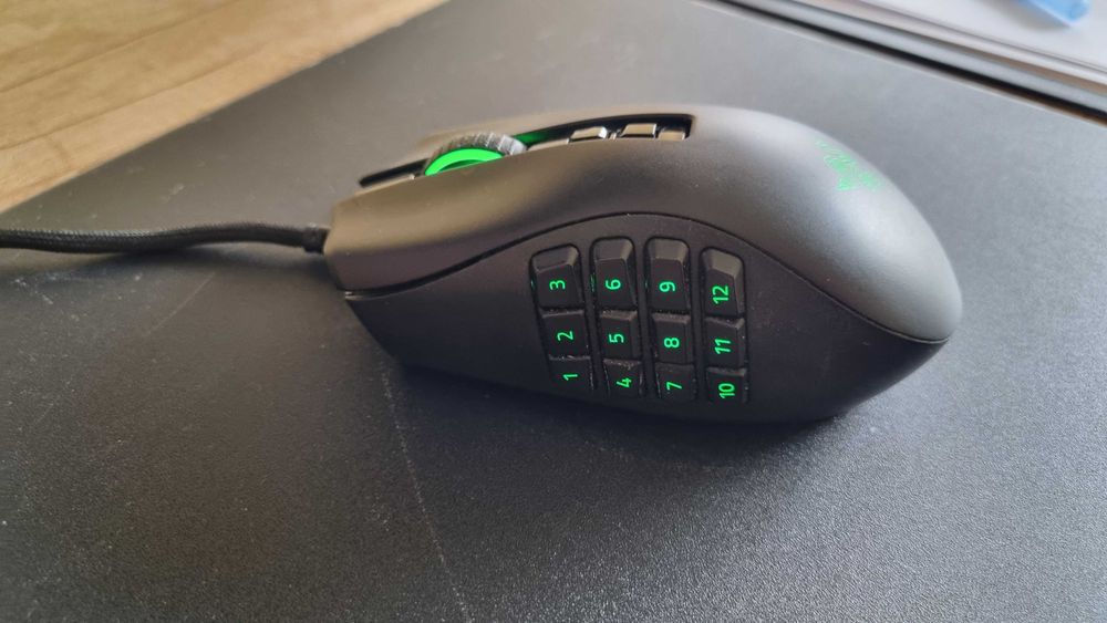 Мишка Razer Naga Pro