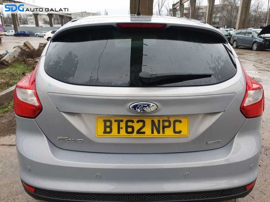 Hayon Haion Portbagaj Dezechipat cu Luneta Geam Sticla Ford Focus 3 Hatchback 2010 - 2014 Culoare LB