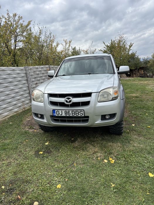 Vând Mazda bt 50