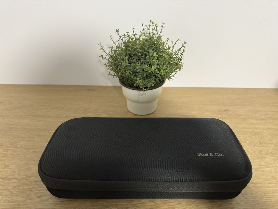 PlayStation Portal cu folie din prima zi si husa de depozitare/transpo