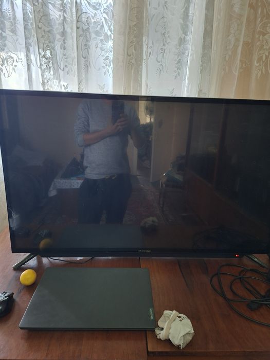 Продается телевизор самсунг 43 диагональ